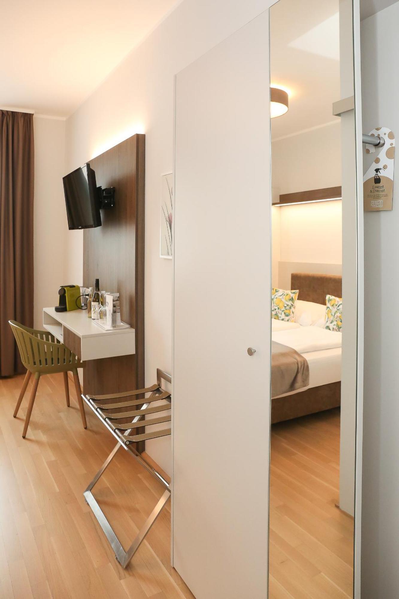 23-hotel *